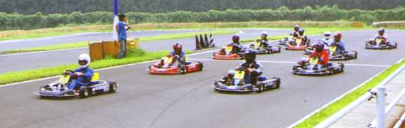 �X�^�[�g�̏u��
�傫�ȍ������Ȃ��A��P�R�[�i�[��